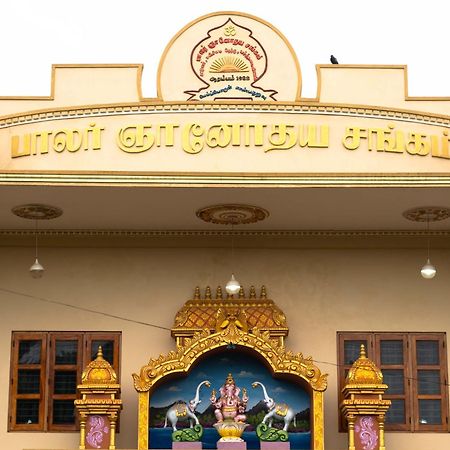 Pgs Hall Jaffna Esterno foto