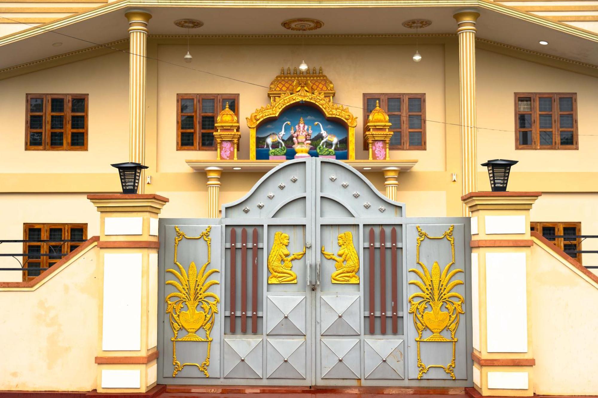 Pgs Hall Jaffna Esterno foto