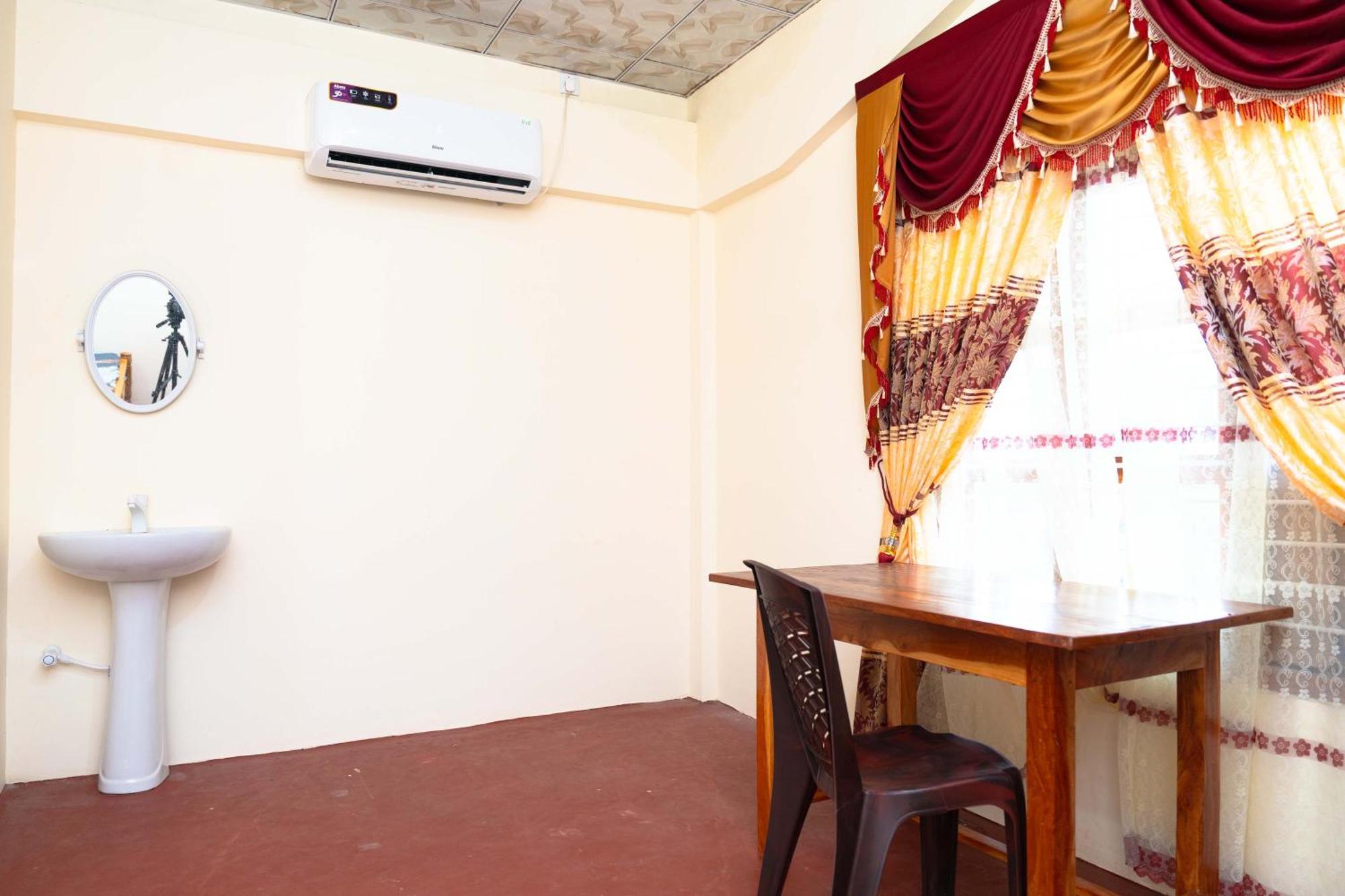 Pgs Hall Jaffna Esterno foto