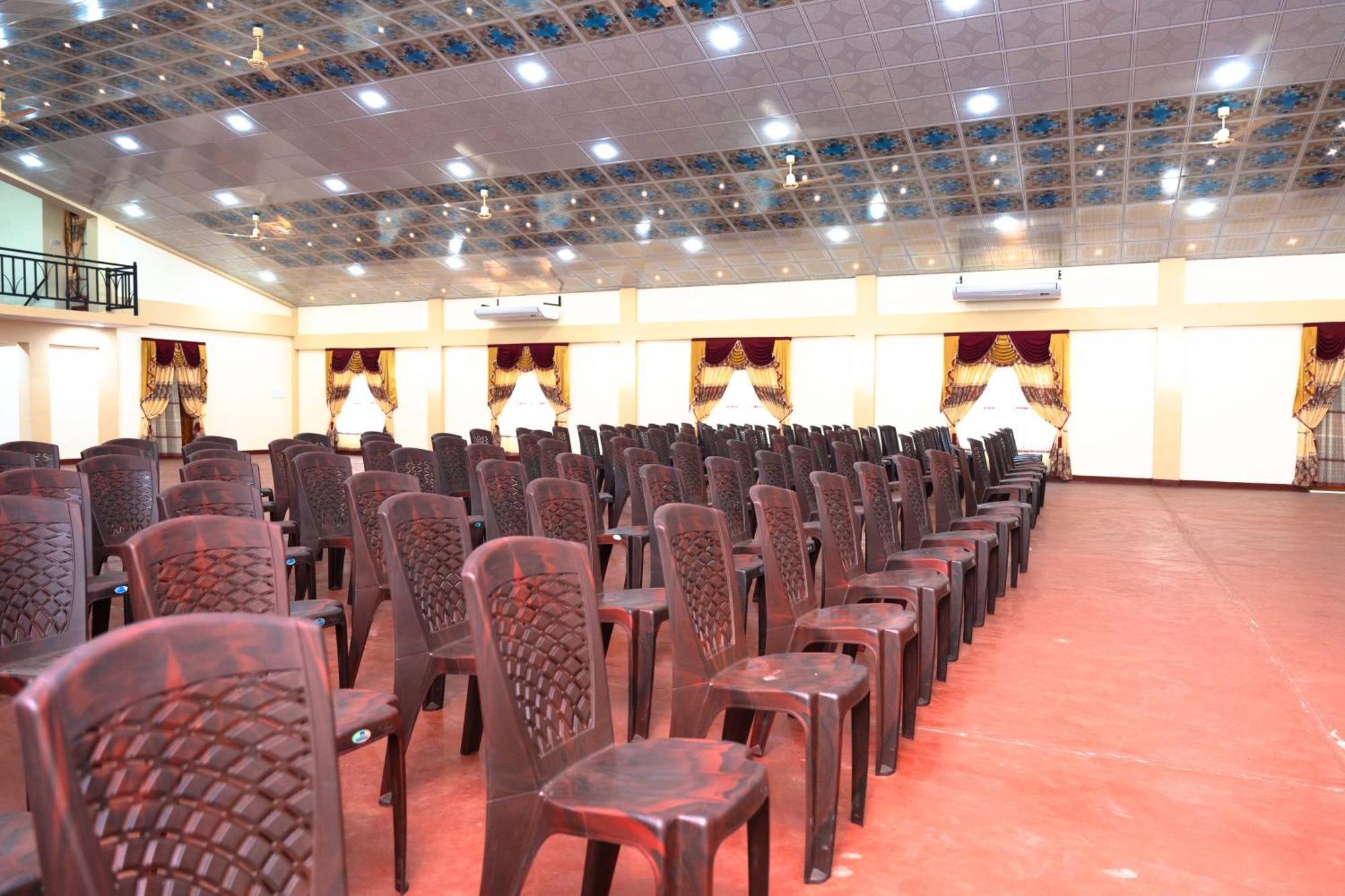 Pgs Hall Jaffna Esterno foto