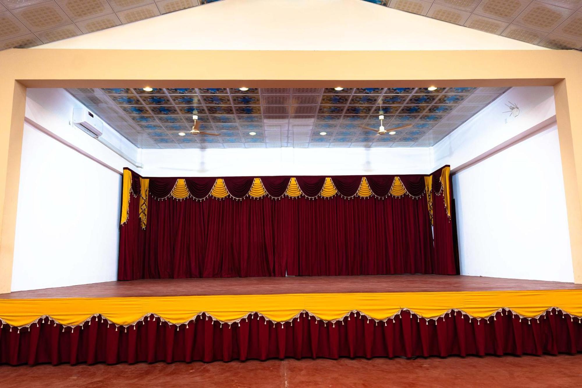 Pgs Hall Jaffna Esterno foto