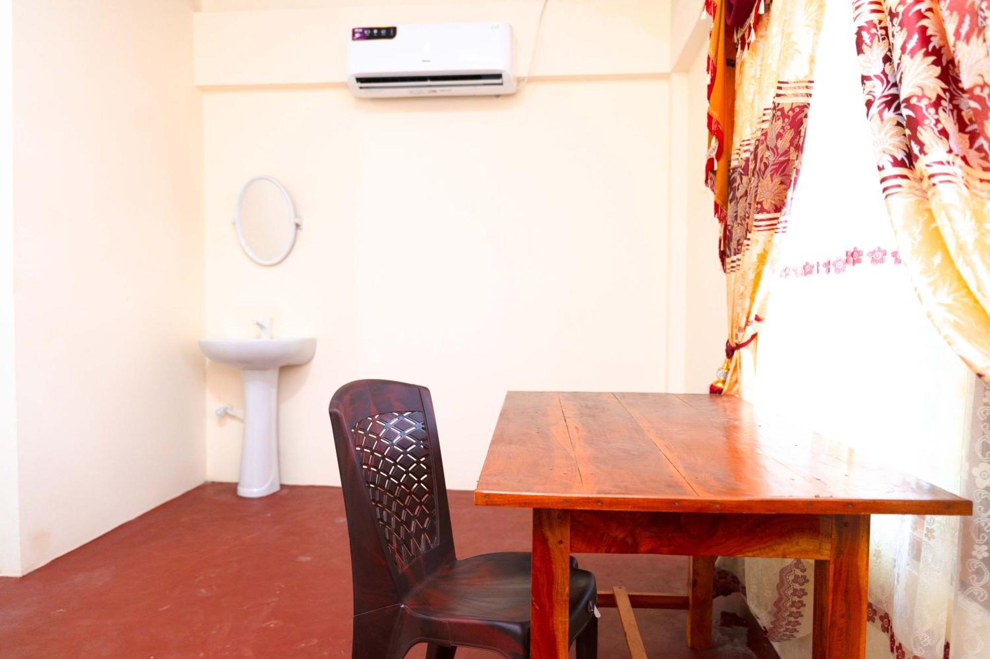 Pgs Hall Jaffna Esterno foto